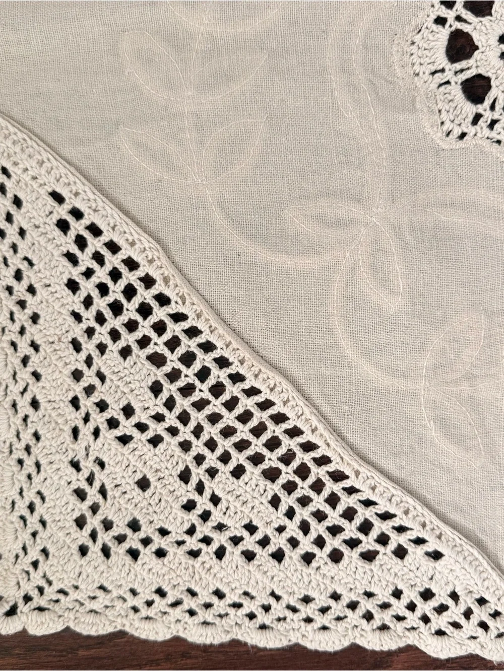 Embroidered Detail Linen Tablecloth 34”x34”